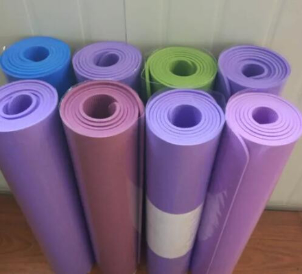 El entrenamiento casero del gimnasio del ejercicio se divierte el resbalón grueso de EVA Foam Yoga Mat Anti